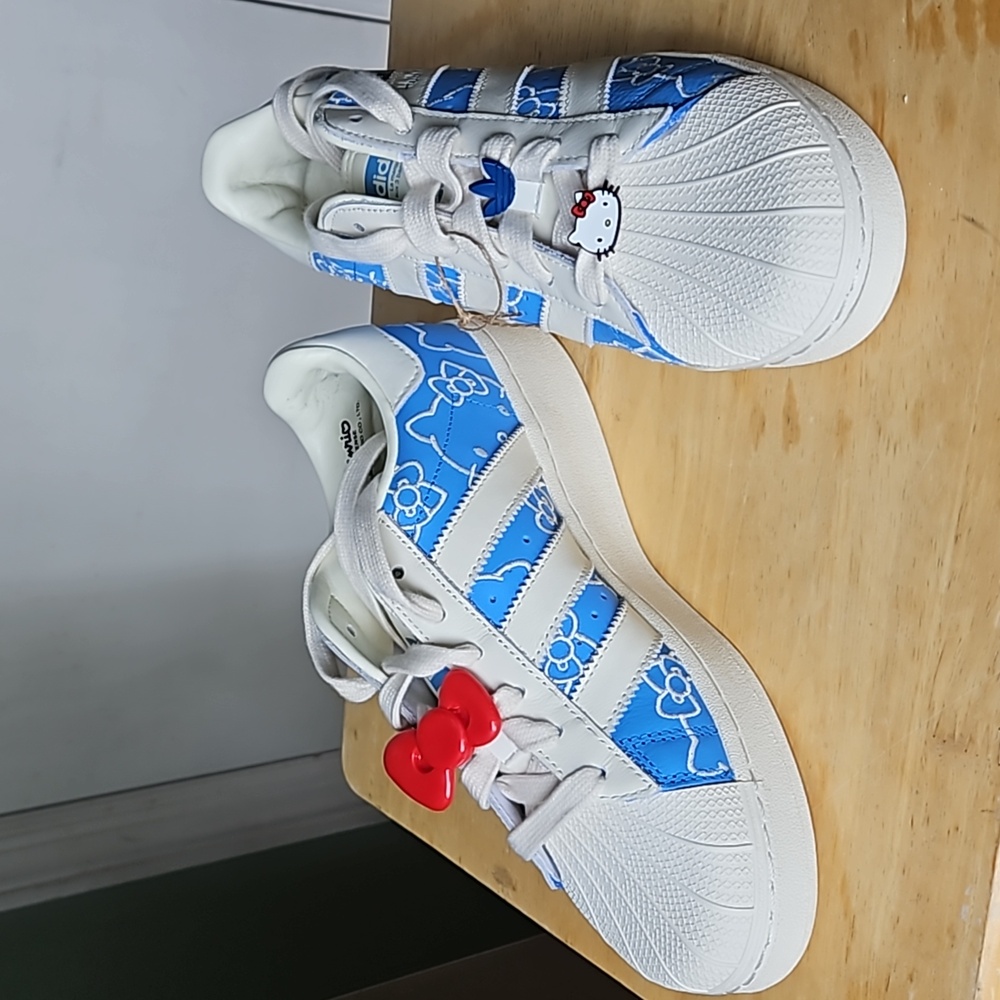 ADIDAS HELLO KITTY SNEAKERS